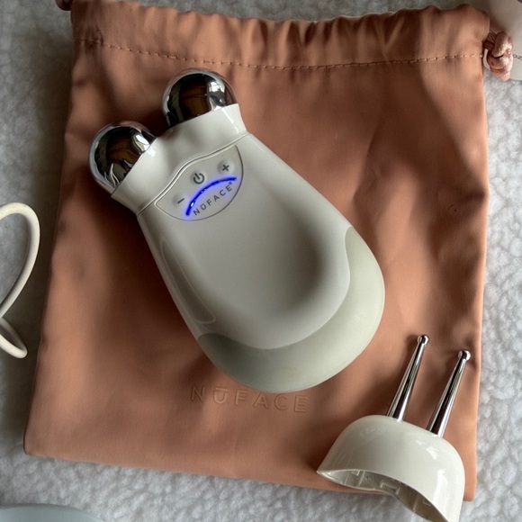 NUFACE TRINITY + ELE SET+ Pink Pouch and Gel Primer - Picture 13 of 16